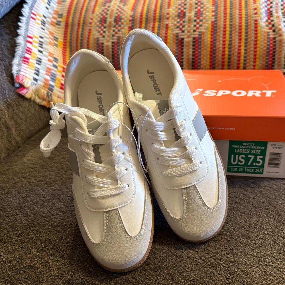 New J Sport White & Grey ladies lightweight memory foam insole size 7.5 Sneakers